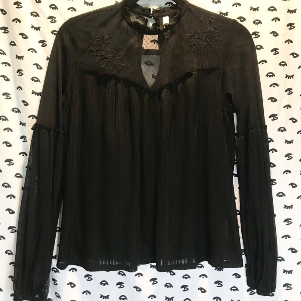 Xhilaration Mesh and Lace Detail Top